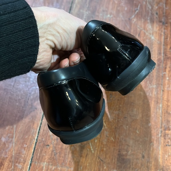 🌻3/$15🌻 Clark’s shoes - Picture 6 of 10